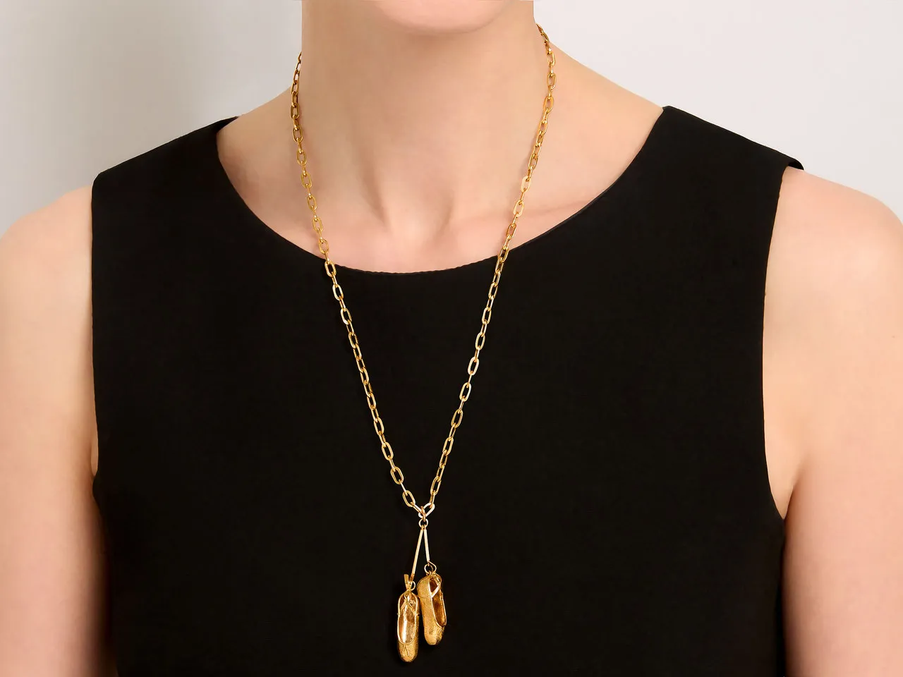 Ballet Slipper Pendant Necklace in 18K Gold