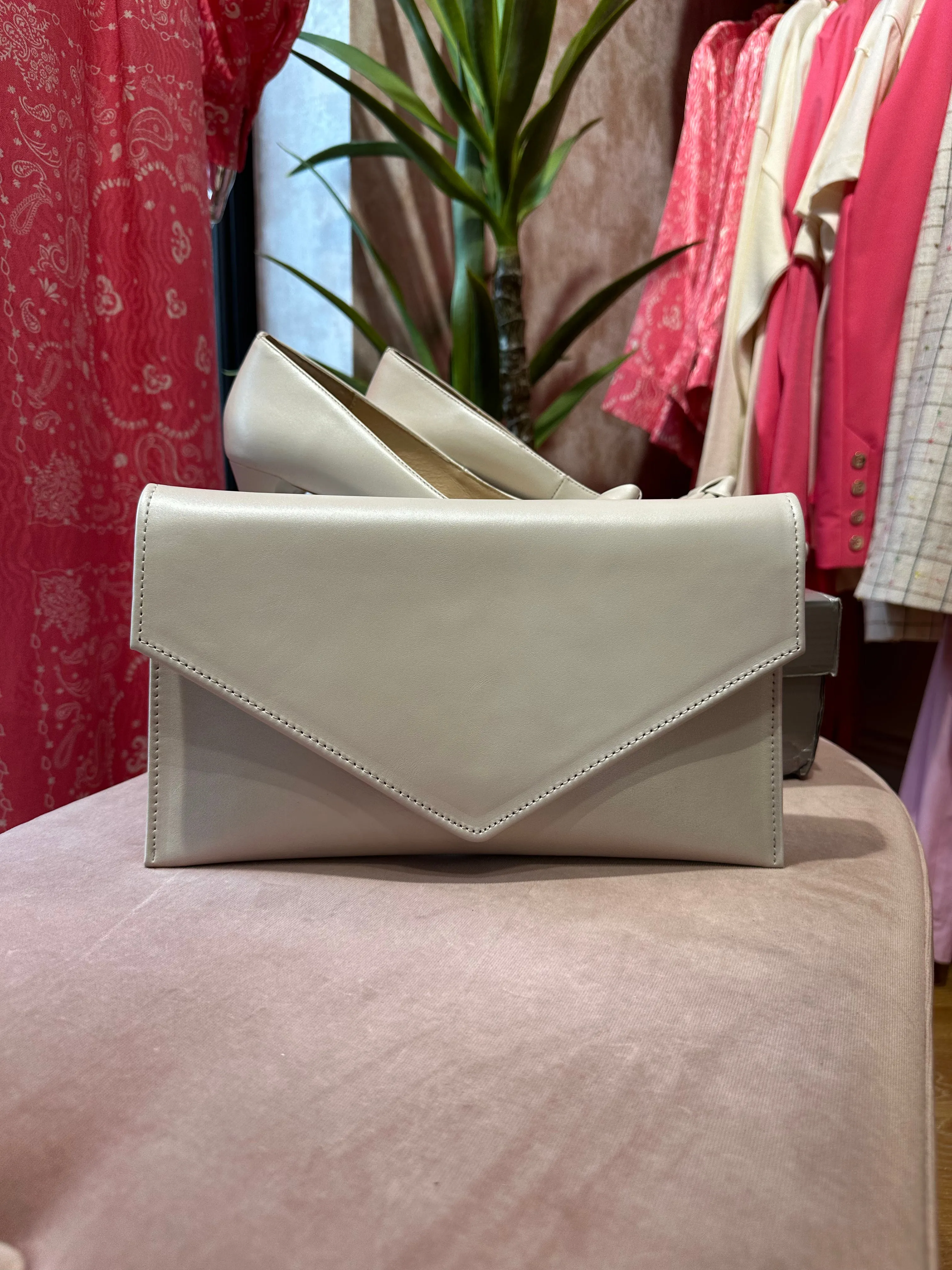 Emis Deep Ivory Envelope Bag