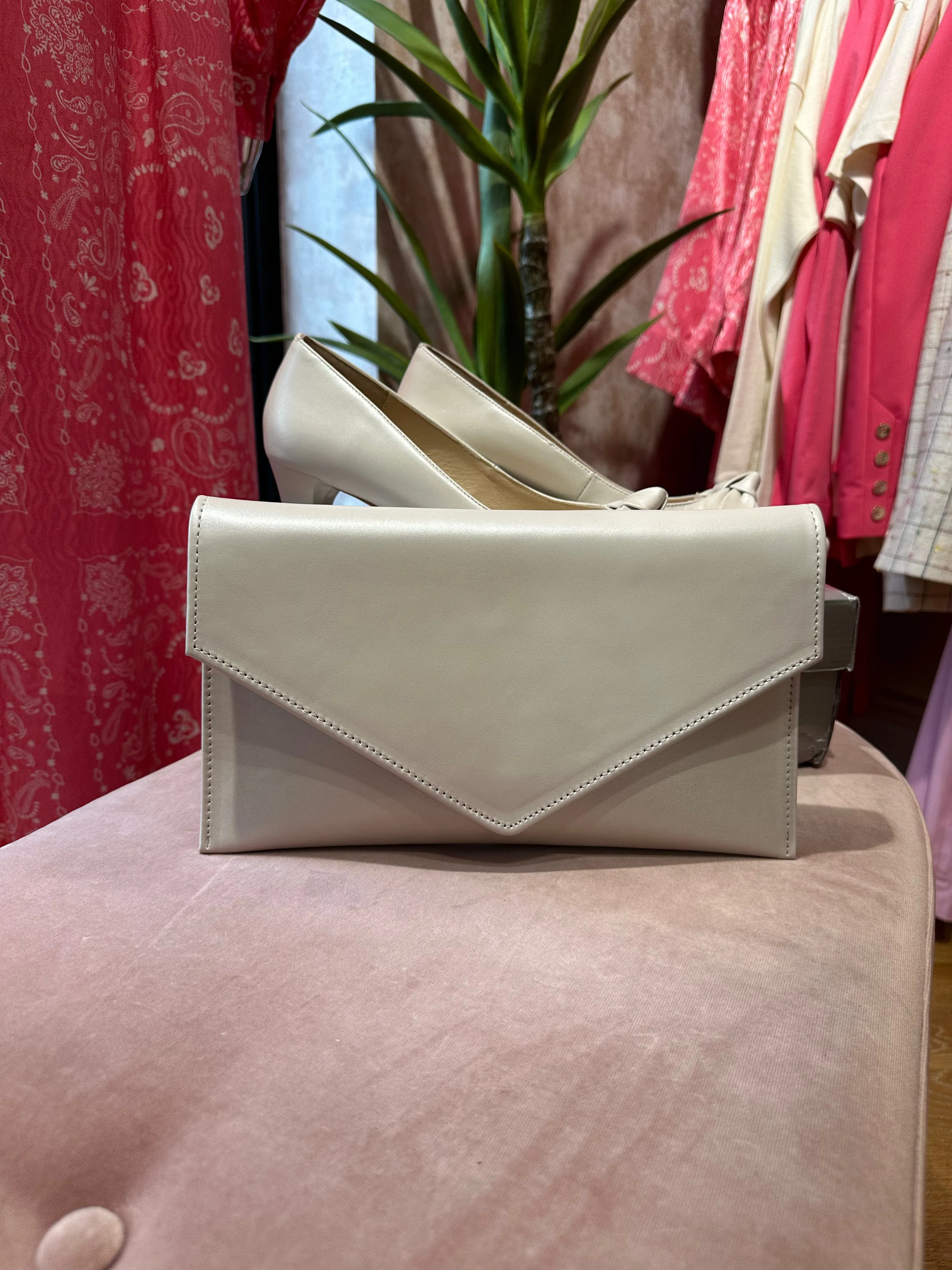 Emis Deep Ivory Envelope Bag